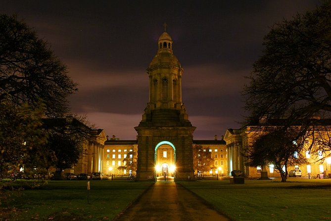Self-Guided Scavenger Hunt: Dublin Adventure - Crossing the Ha’Penny Bridge