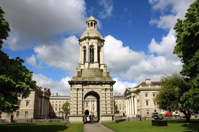 Self-Guided Scavenger Hunt: Dublin Adventure - Trinity College questions and college history