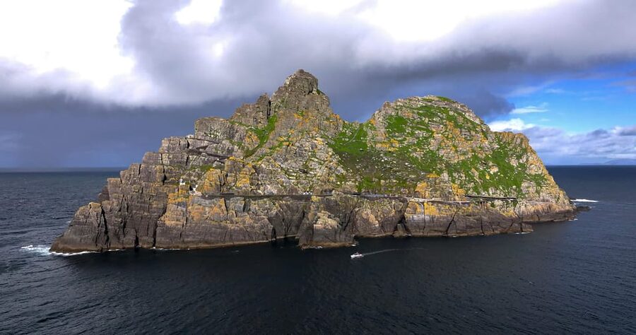 Skellig Michael: Skellig Sightseeing Cruise with AquaTerra - Great Skellig and Small Skellig from the water