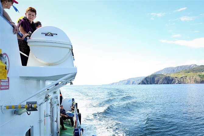 Slieve League cliffs cruise. Donegal. Guided. 1 ¾ hours. - Slieve League arrives by way of the Giants Desk and Chair