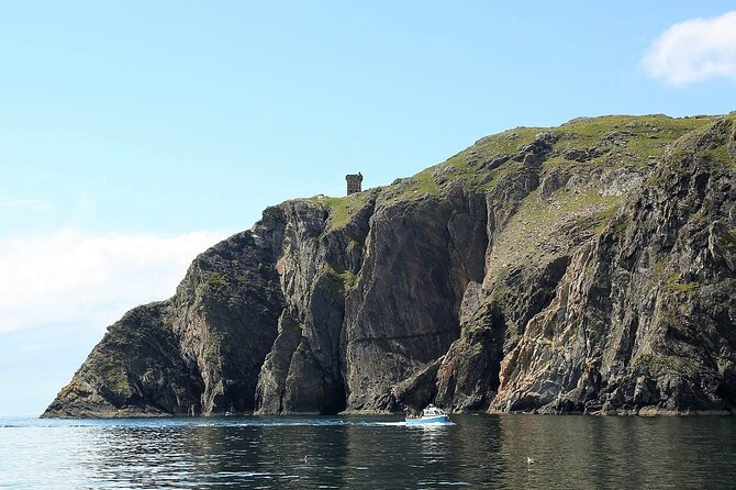 Slieve League cliffs cruise. Donegal. Guided. 1 ¾ hours. - What the boat is like on a cool or wet day