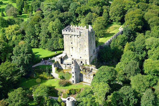 (Small Group) Shore Tour from Cork: Blarney Castle & Jameson Distillery - Guides can make the road time worthwhile
