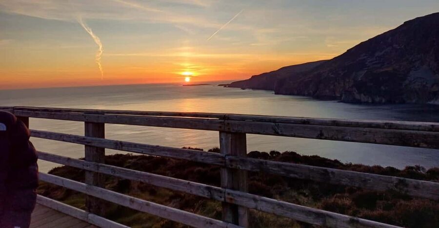 Teresa's slieve league tour - Starting at the Sliabh Liag Cliff Experience and Visitor Centre