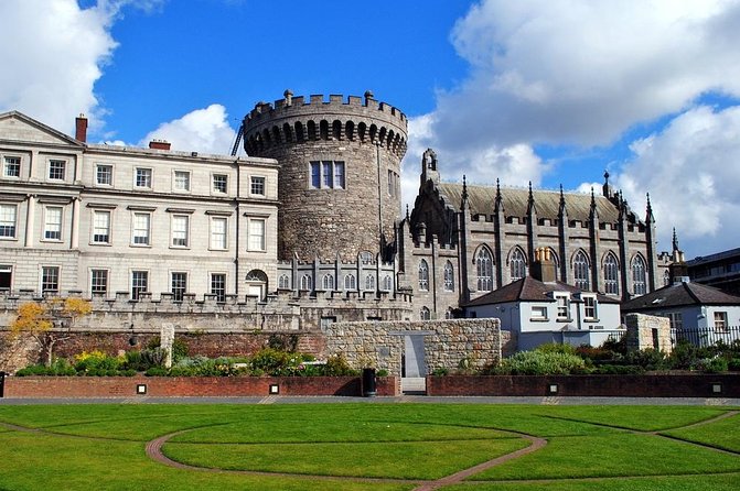The Best of Dublin - Highlights and Hidden Corners - City Hall and the approach to Dublin Castle