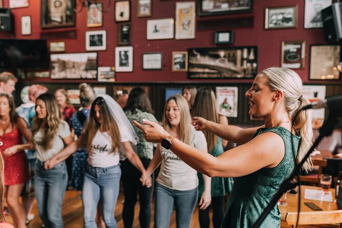 The Irish Dance Party in Dublin - Food, drinks, and the bar setting