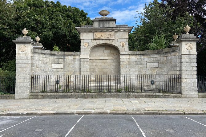 Turtle Bunbury's Dublin: A Self-Guided Audio Tour from a Celebrated Author - Government buildings and Irish political figures