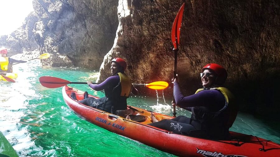 Wexford: Hook Peninsula Sea Cave Kayaking Experience - A break with chocolate and hot chocolate